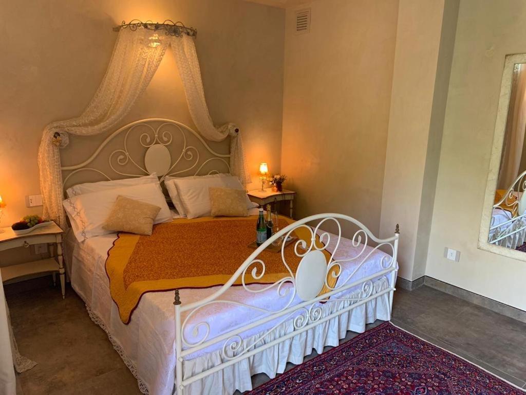 לינה וארוחת בוקר Villa dʼAlmè Le Lanterne מראה חיצוני תמונה
