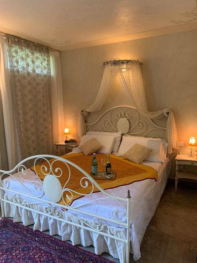 לינה וארוחת בוקר Villa dʼAlmè Le Lanterne מראה חיצוני תמונה