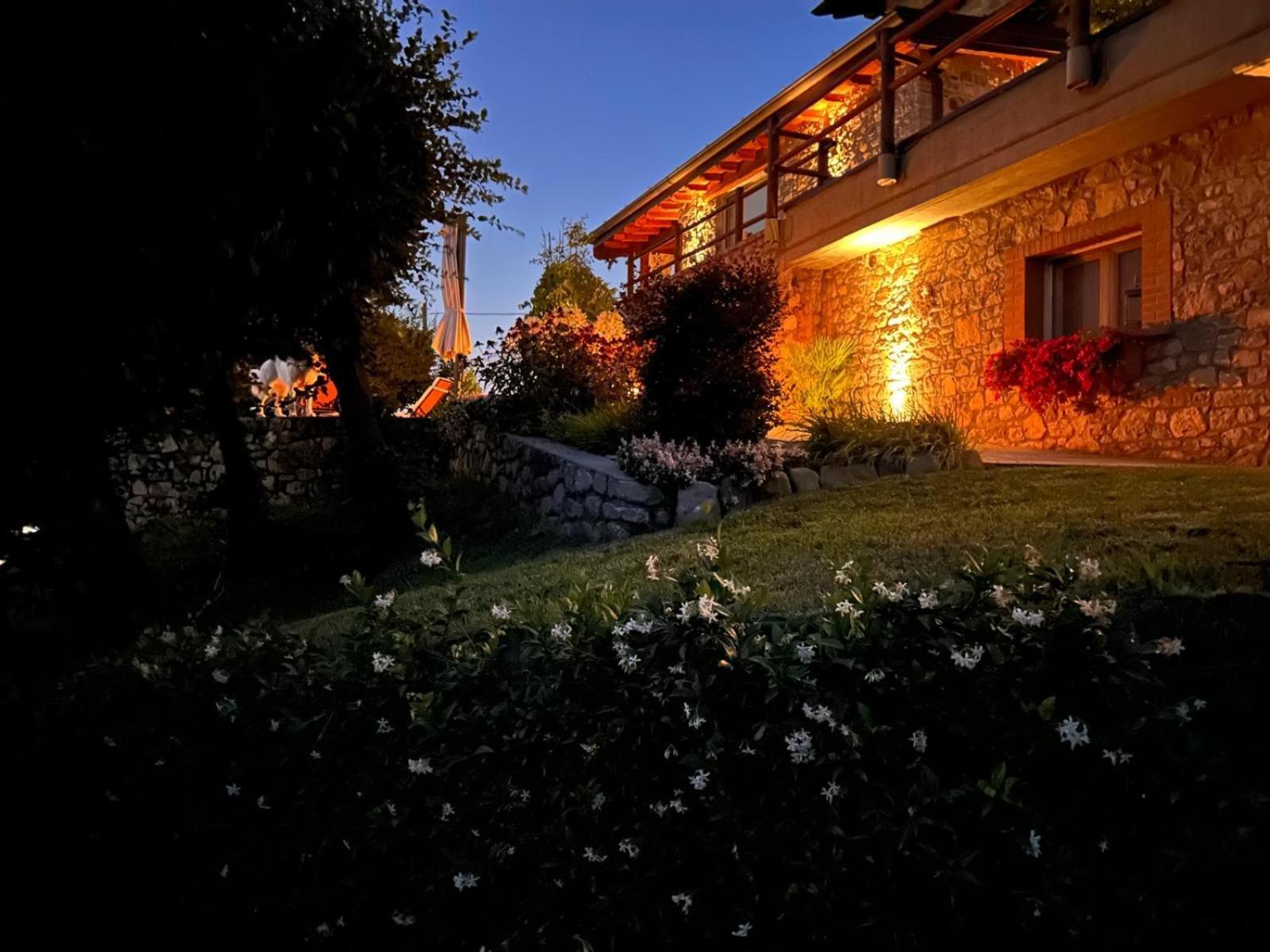לינה וארוחת בוקר Villa dʼAlmè Le Lanterne מראה חיצוני תמונה